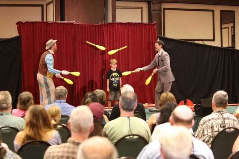 Jugglers with clubs